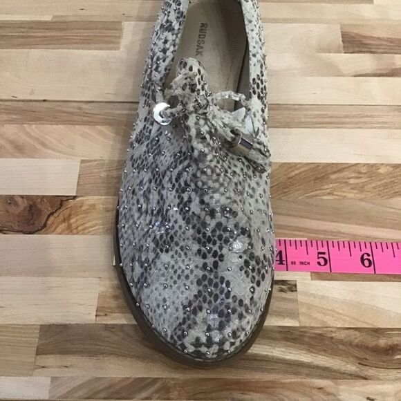 RUDSAK studded flats snake pattern shoes size 39 flats cream silver spikes - Picture 10 of 14